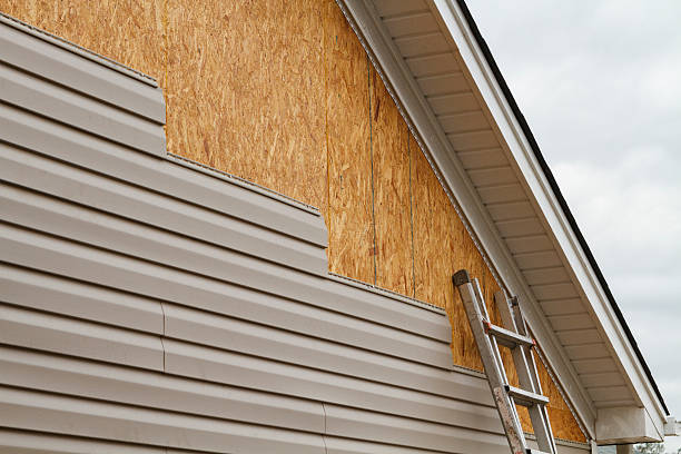 24/7 Emergency Siding Repair experts in Centereach, NY